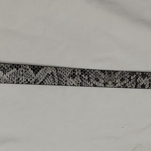 Chicos Gray Snakeskin Leather Skinny Belt L - Picture 5 of 12